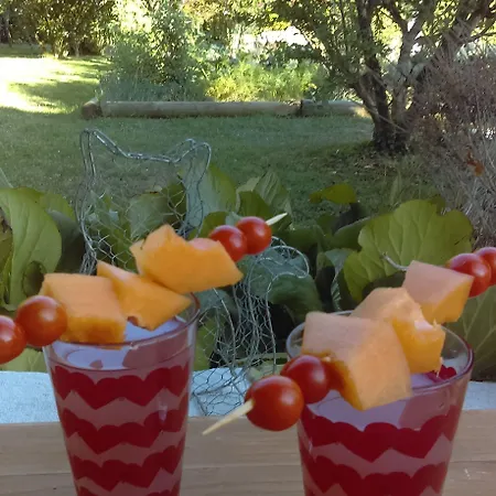 לינה וארוחת בוקר Douvilla