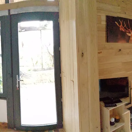 Douvilla לינה וארוחת בוקר דוביל